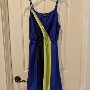 Comfortable above the knee dress 👗